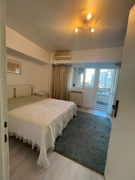 UNIRII, 4 CAMERE 130 MP, 4 BALCOANE!