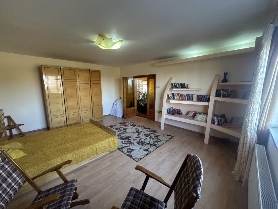 PANTELIMON, APARTAMENT-VILA 1E+M 230 MP, CURTE 516 MP!