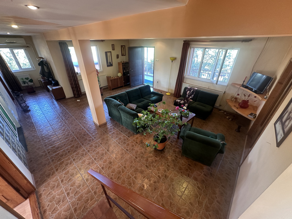 PANTELIMON, APARTAMENT-VILA 1E+M 230 MP, CURTE 516 MP!