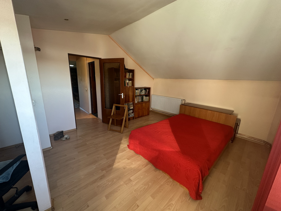 PANTELIMON, APARTAMENT-VILA 1E+M 230 MP, CURTE 516 MP!