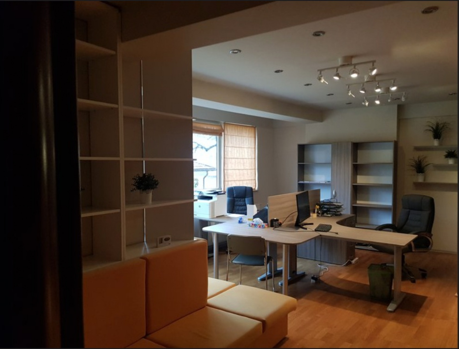 PIATA VICTORIEI, SPATIU BIROU, 130 MP!