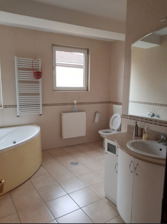 PIATA VICTORIEI, SPATIU BIROU, 130 MP!