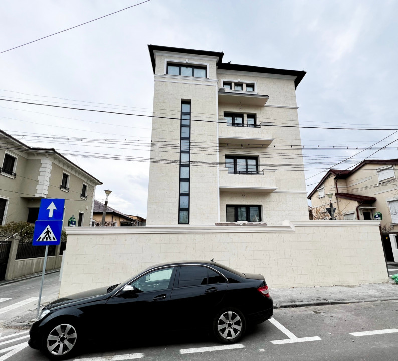 SUPER OCAZIE SE VIND 3 APRTAMENTE DE LUX IN VILA ZONA PARC CAROL COSBUC