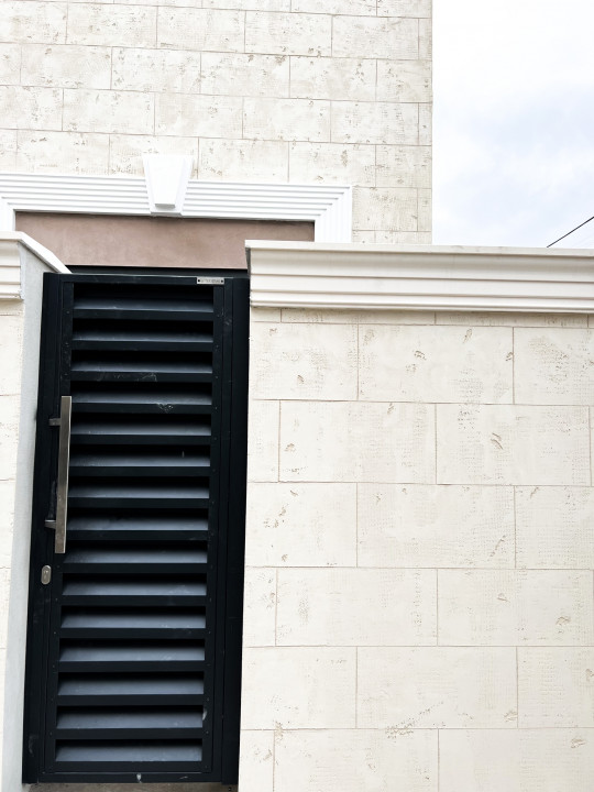 SUPER OCAZIE SE VIND 3 APRTAMENTE DE LUX IN VILA ZONA PARC CAROL COSBUC