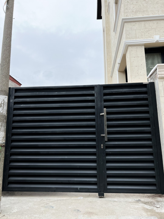 SUPER OCAZIE SE VIND 3 APRTAMENTE DE LUX IN VILA ZONA PARC CAROL COSBUC