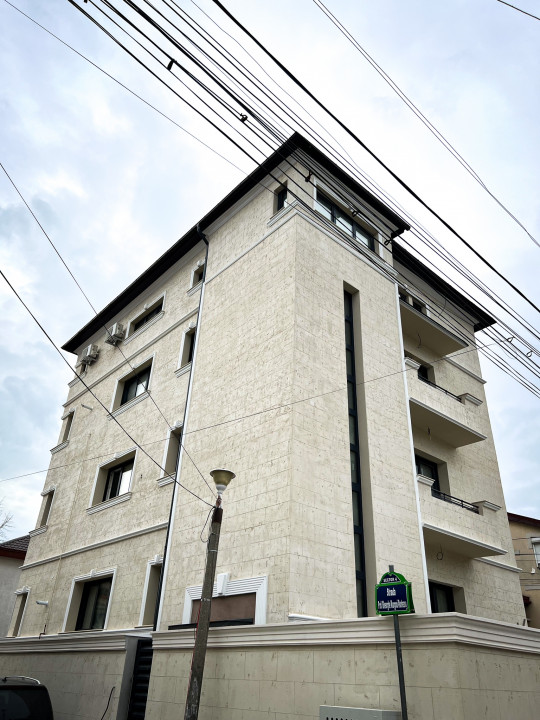 SUPER OCAZIE SE VIND 3 APRTAMENTE DE LUX IN VILA ZONA PARC CAROL COSBUC