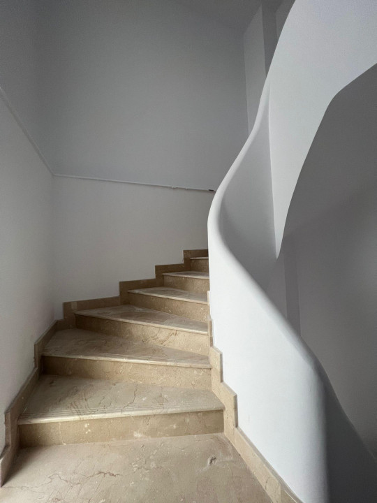 SUPER OCAZIE SE VIND 3 APRTAMENTE DE LUX IN VILA ZONA PARC CAROL COSBUC