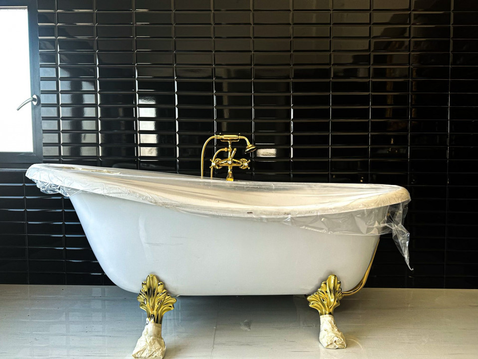 SUPER OCAZIE SE VIND 3 APRTAMENTE DE LUX IN VILA ZONA PARC CAROL COSBUC