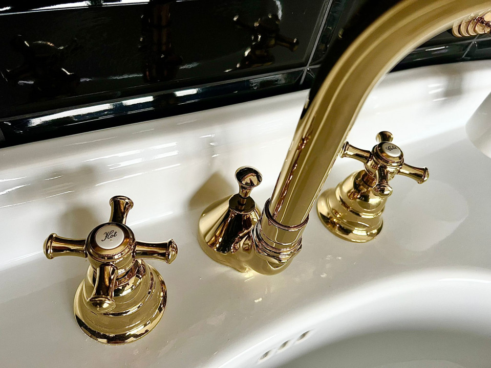 SUPER OCAZIE SE VIND 3 APRTAMENTE DE LUX IN VILA ZONA PARC CAROL COSBUC