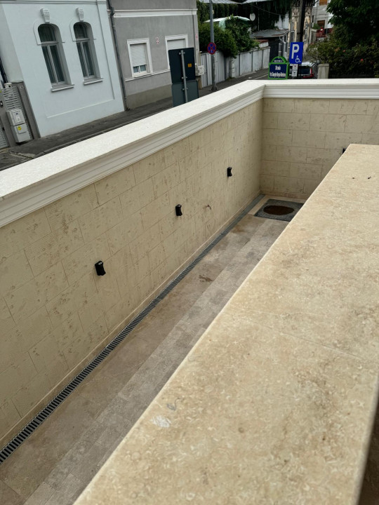 SUPER OCAZIE SE VIND 3 APRTAMENTE DE LUX IN VILA ZONA PARC CAROL COSBUC