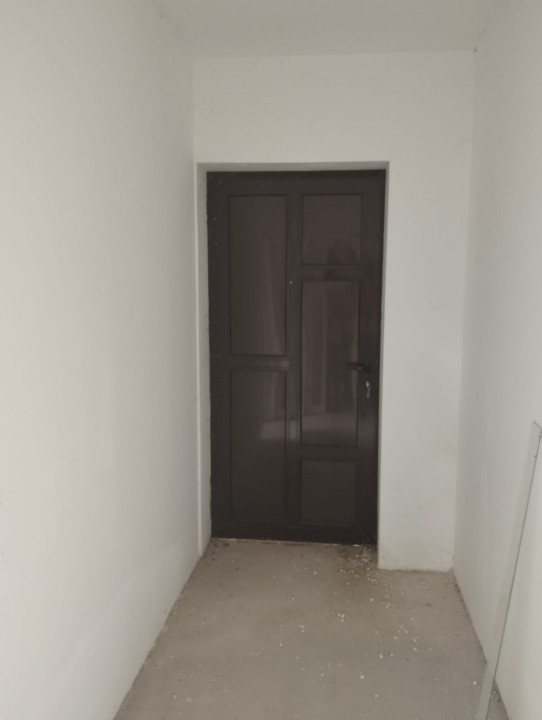 SE VINDE CASA IN CALUGARENI 5 camere, teren 600mp