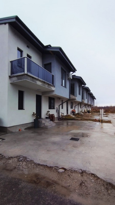 VAND 3 VILE 360MP+300MP CURTE+2 LOC PARCARE IN ZONA 1 DECEMBRIE IF-250.000 euro