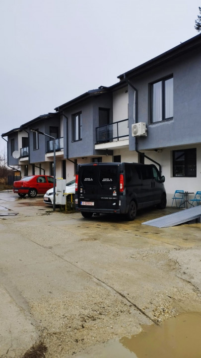 VAND 3 VILE 360MP+300MP CURTE+2 LOC PARCARE IN ZONA 1 DECEMBRIE IF-250.000 euro