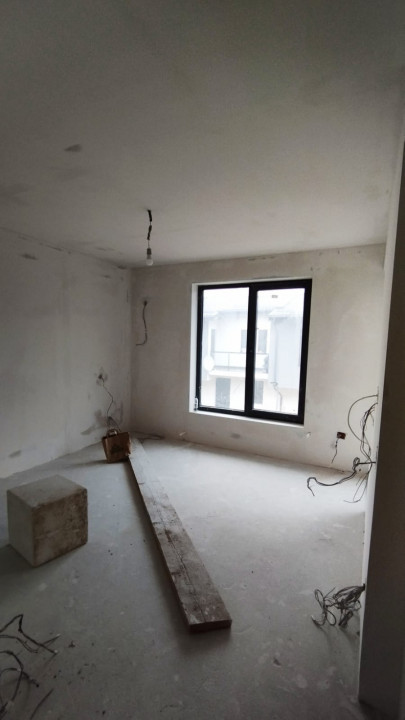 VAND 3 VILE 360MP+300MP CURTE+2 LOC PARCARE IN ZONA 1 DECEMBRIE IF-250.000 euro