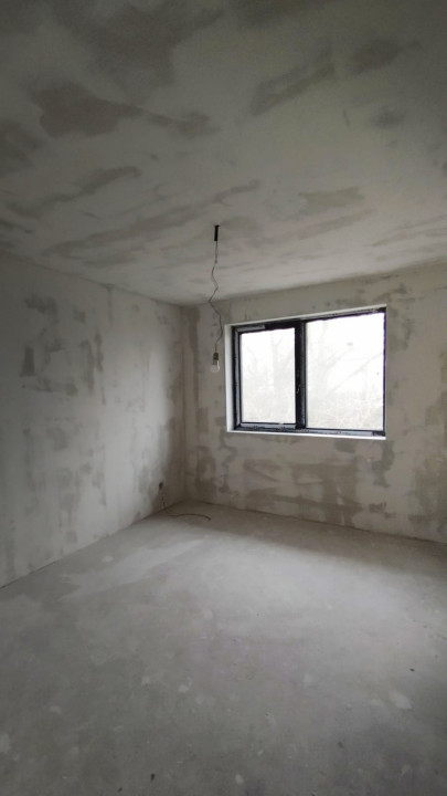 VAND 3 VILE 360MP+300MP CURTE+2 LOC PARCARE IN ZONA 1 DECEMBRIE IF-250.000 euro