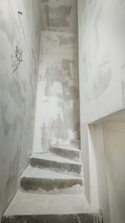 VAND 3 VILE 360MP+300MP CURTE+2 LOC PARCARE IN ZONA 1 DECEMBRIE IF-250.000 euro