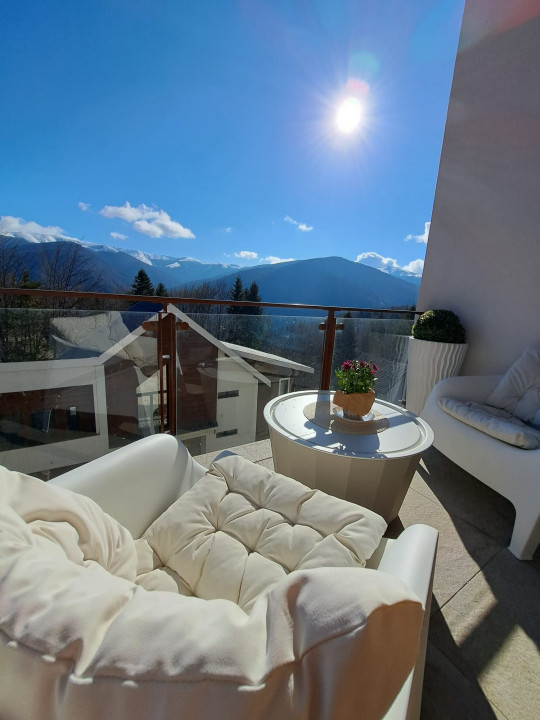 VAND PENTHOUSE 280 MP IN VILA + GARAJ LUX IN SINAIA PH COTA 1400