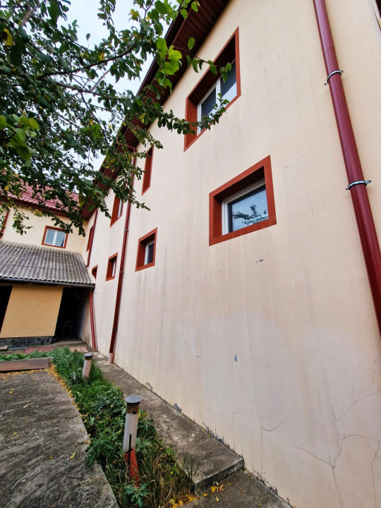 VIND VILA CU SPATIU INDUSTRIAL (retabil la orice activitate)  DASCALU IF 