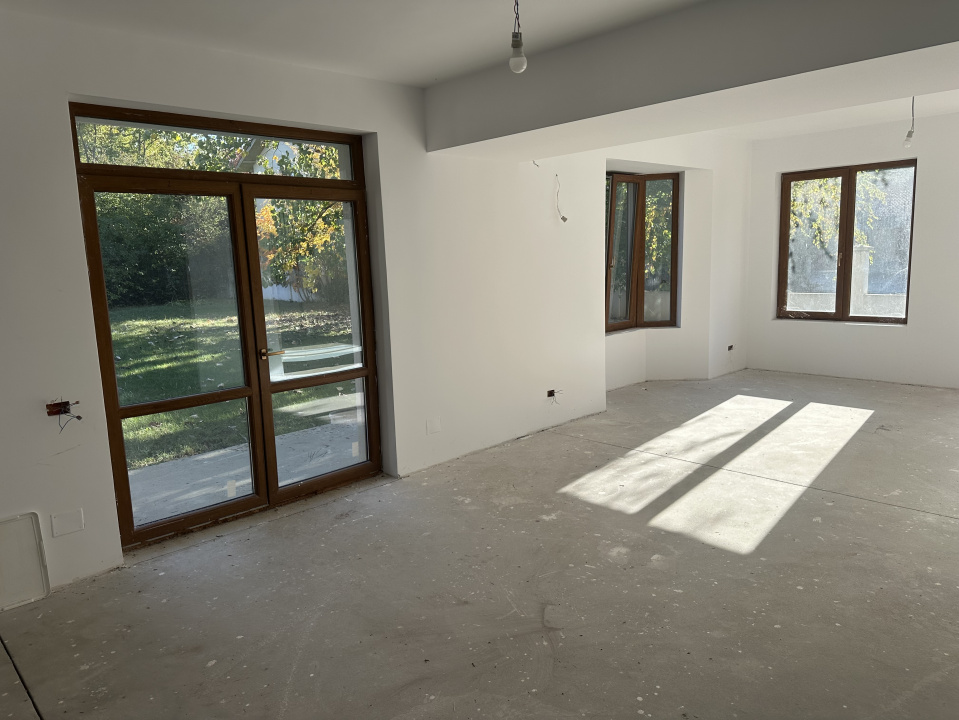 CORBEANCA-PARADISUL VERDE, VILA 507 MP, LOT 1.095 MP!