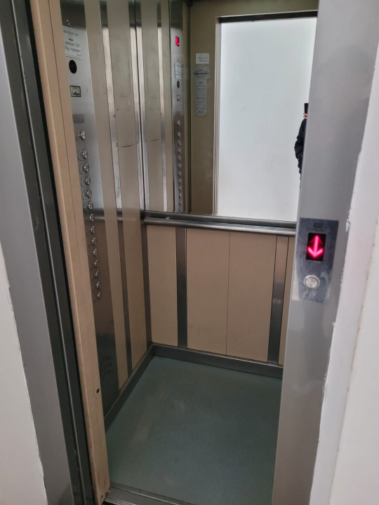 Vând Apartament 3 Camere lângă statia de Metrou 1 Mai, Bld. Ion Mihalache 
