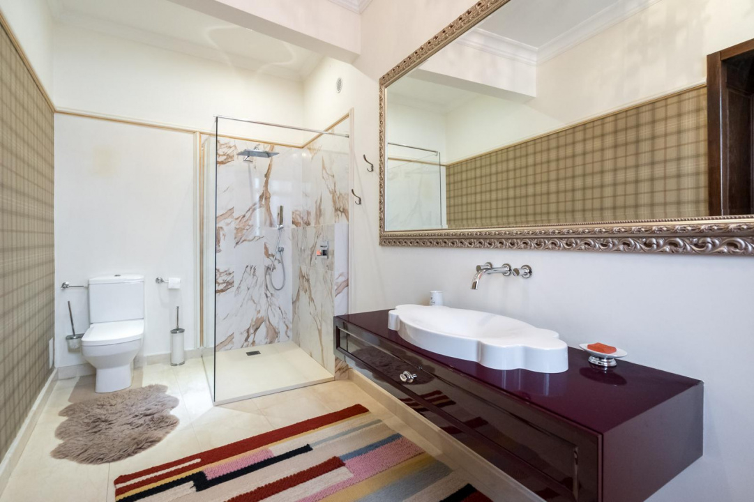 ARMENEASCA, APARTAMENT PARTER-185 MP!