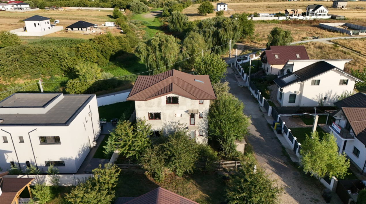 BERCENI-VIDRA, CASA P+E+M 142 MP, LOT 700 MP!