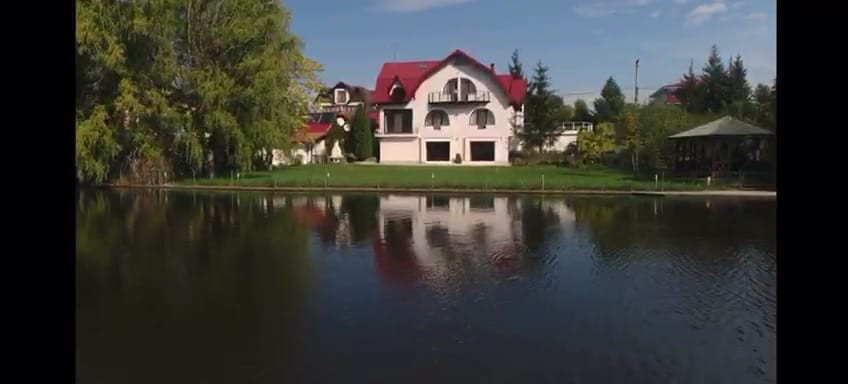 Vila de lux, 427 mp utili și 2313 mp teren, pe malul lacului (Cociova) Balotesti