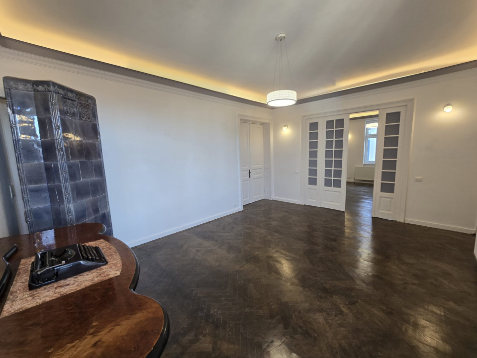 Închiriez apartament în vilă interbelică – Calea Dorobanți, 180 mp, etaj 3/3