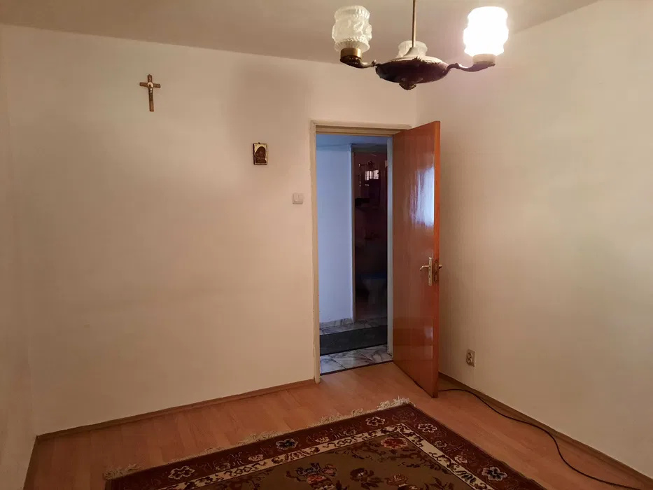 Apartament 3 camere Militari, lângă metrou Lujerului, bloc reabilitat, 105000 EU