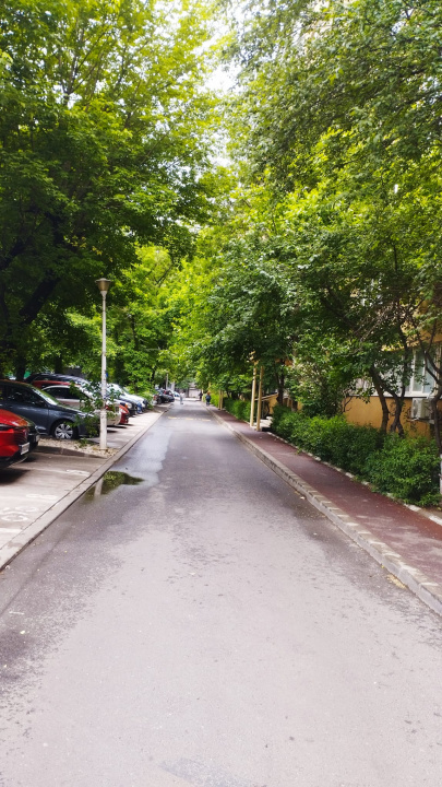 Apartament 3 camere Militari, lângă metrou Lujerului, bloc reabilitat, 105000 EU