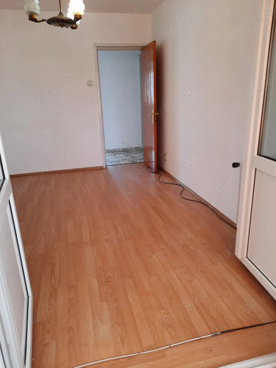 Apartament 3 camere Militari, lângă metrou Lujerului, bloc reabilitat, 105000 EU