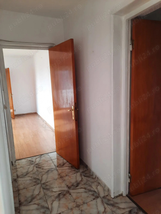 Apartament 3 camere Militari, lângă metrou Lujerului, bloc reabilitat, 105000 EU