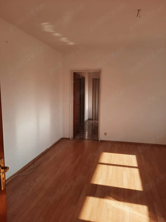 Apartament 3 camere Militari, lângă metrou Lujerului, bloc reabilitat, 105000 EU