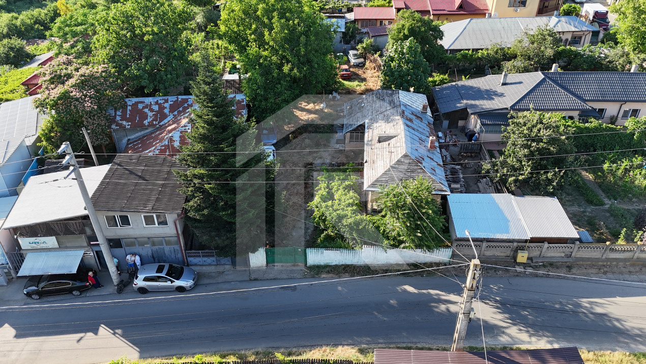 BERCENI, LOT 734 MP, CASA DEMOLABILA!