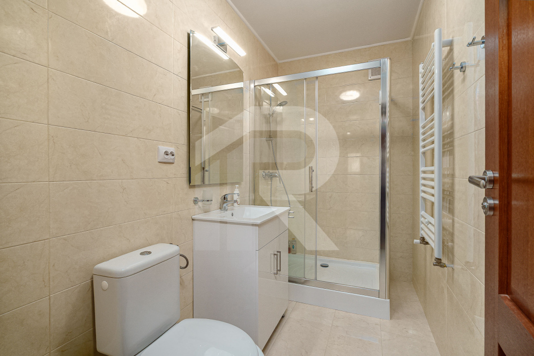 Vilă de vânzare în Bușteni – 8 dormitoare, vedere directă spre Crucea Caraiman!