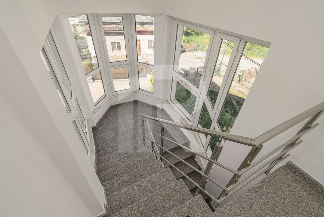 Vilă de vânzare în Bușteni – 8 dormitoare, vedere directă spre Crucea Caraiman!