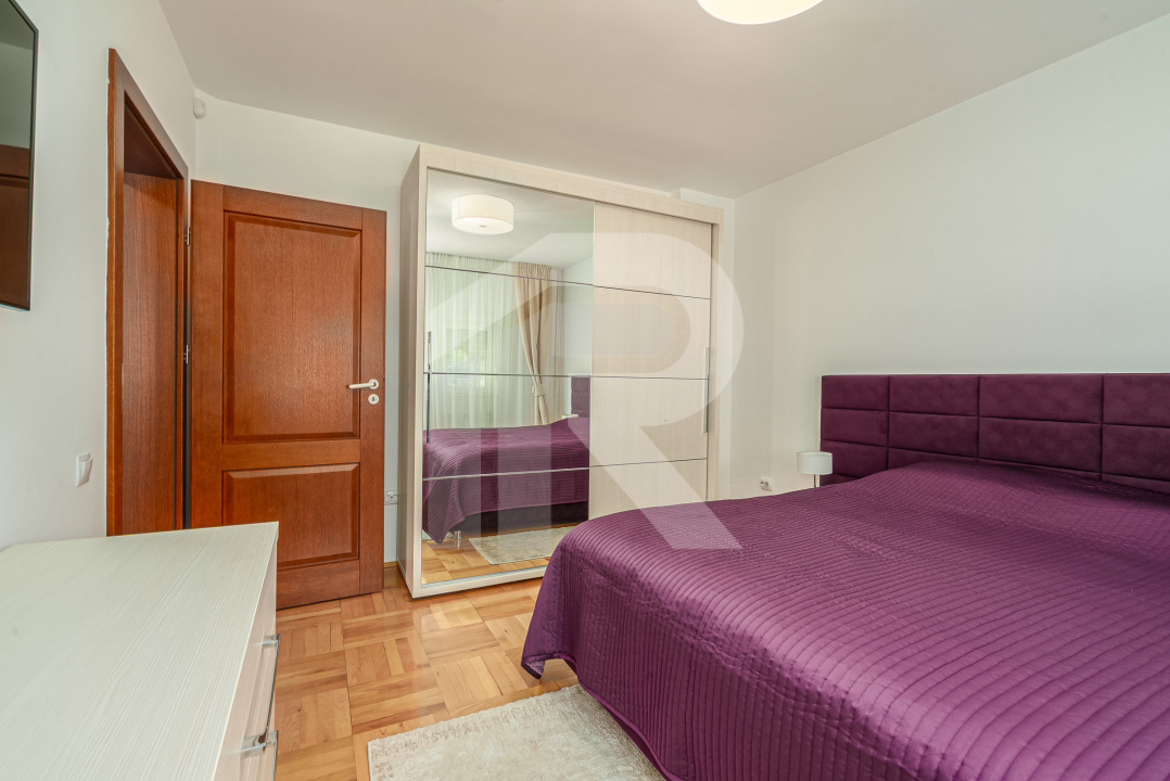 Vilă de vânzare în Bușteni – 8 dormitoare, vedere directă spre Crucea Caraiman!