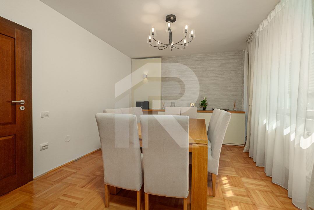 Vilă de vânzare în Bușteni – 8 dormitoare, vedere directă spre Crucea Caraiman!