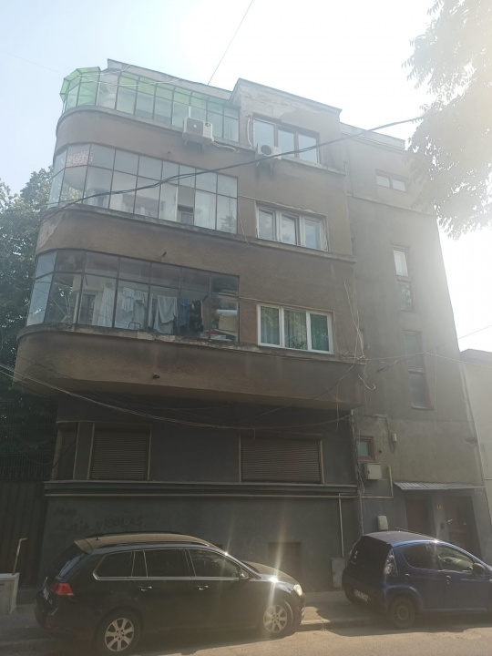 OCAZIE SE VINDE APARTAMENT 4 CAMERE  SPATIOS 88MP ZONA ULTRACENTRAL UNIRII