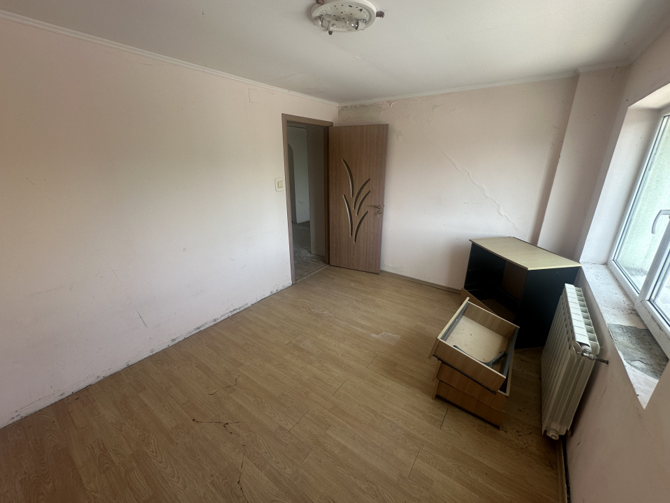 1 DECEMBRIE, 4 CAMERE 98 MP, LOT 22 MP-PARCARE!