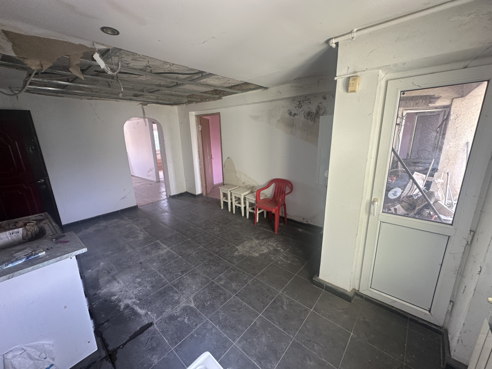 1 DECEMBRIE, 4 CAMERE 98 MP, LOT 22 MP-PARCARE!