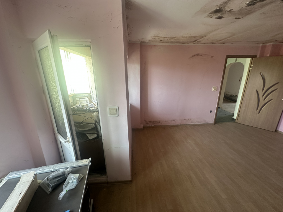 1 DECEMBRIE, 4 CAMERE 98 MP, LOT 22 MP-PARCARE!