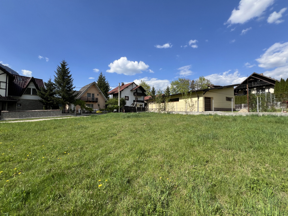 Teren 1407 mp Poiana Tapului. Vedere Bucegi .Tripla Deschidere