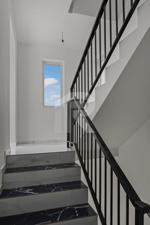 Vila sector 1 - 300mp - P+2+M - 11 camere - Chitila