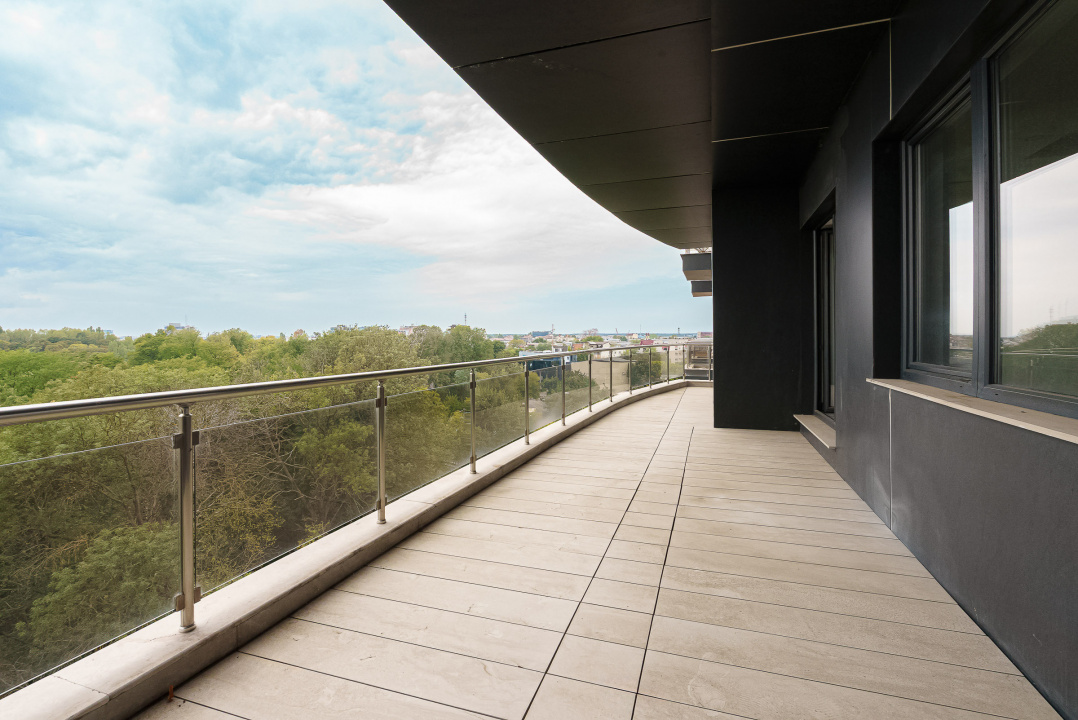  Șoseaua Nordului:  Herastrau  apartament 3600 euro + tva cu parcare subterană 