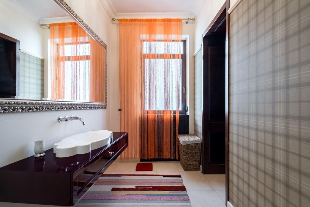 ARMENEASCA, APARTAMENT LUX-190 MP!