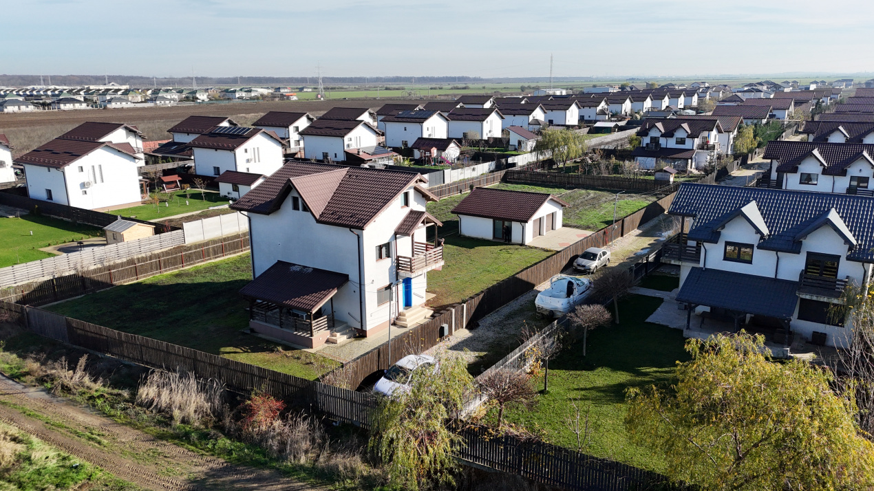 Vila vanzare Sabareni , teren 1876 mp