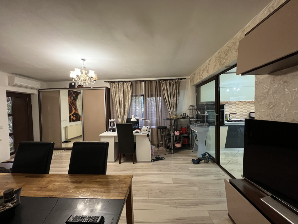 Vila de inchiriat Clinceni, 4 camere, 600 mp curte 