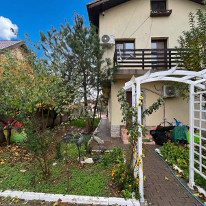 Vila de inchiriat Clinceni, 4 camere, 600 mp curte 