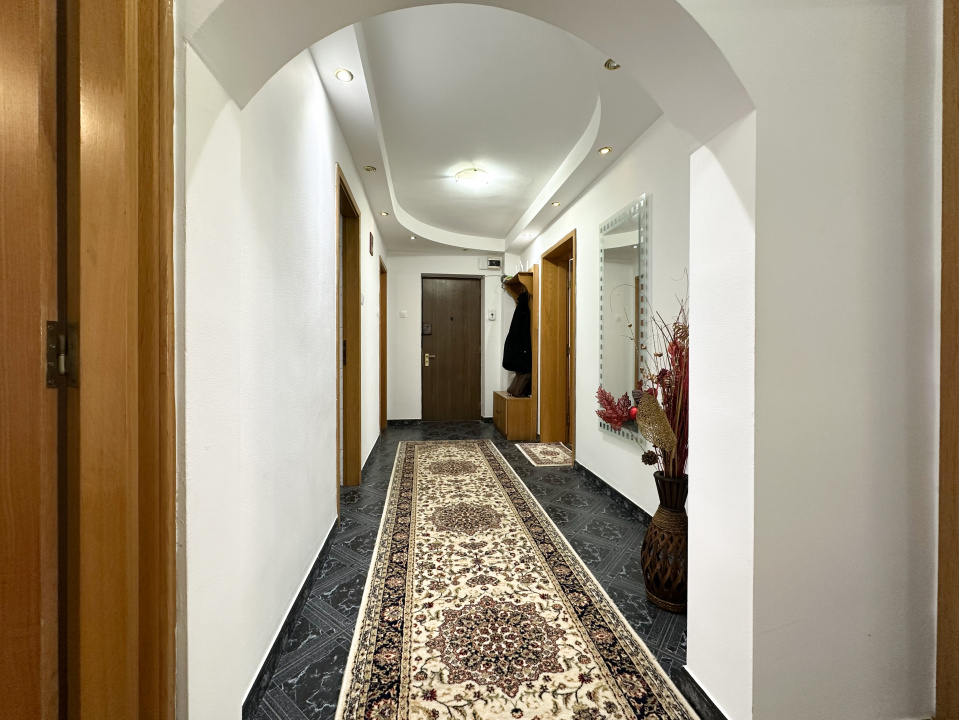 3 camere | 2 bai | Etaj 4 | Pasajul Mărășești | Unirii | 9 min Metrou